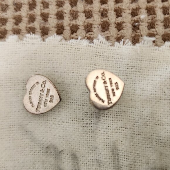 Tiffany Earrings - Please return to Tiffany's heart stud earrings - Picture 3 of 3